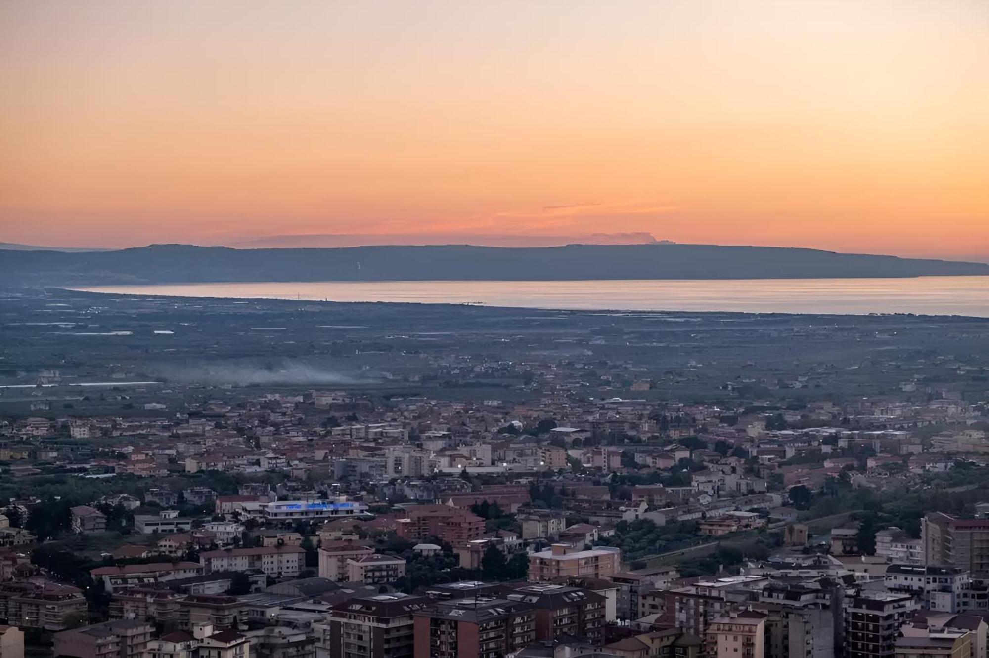 Modern Apt Reventino - Le Lincelle, Lamezia Santa Eufemia Lamezia Bagian luar foto
